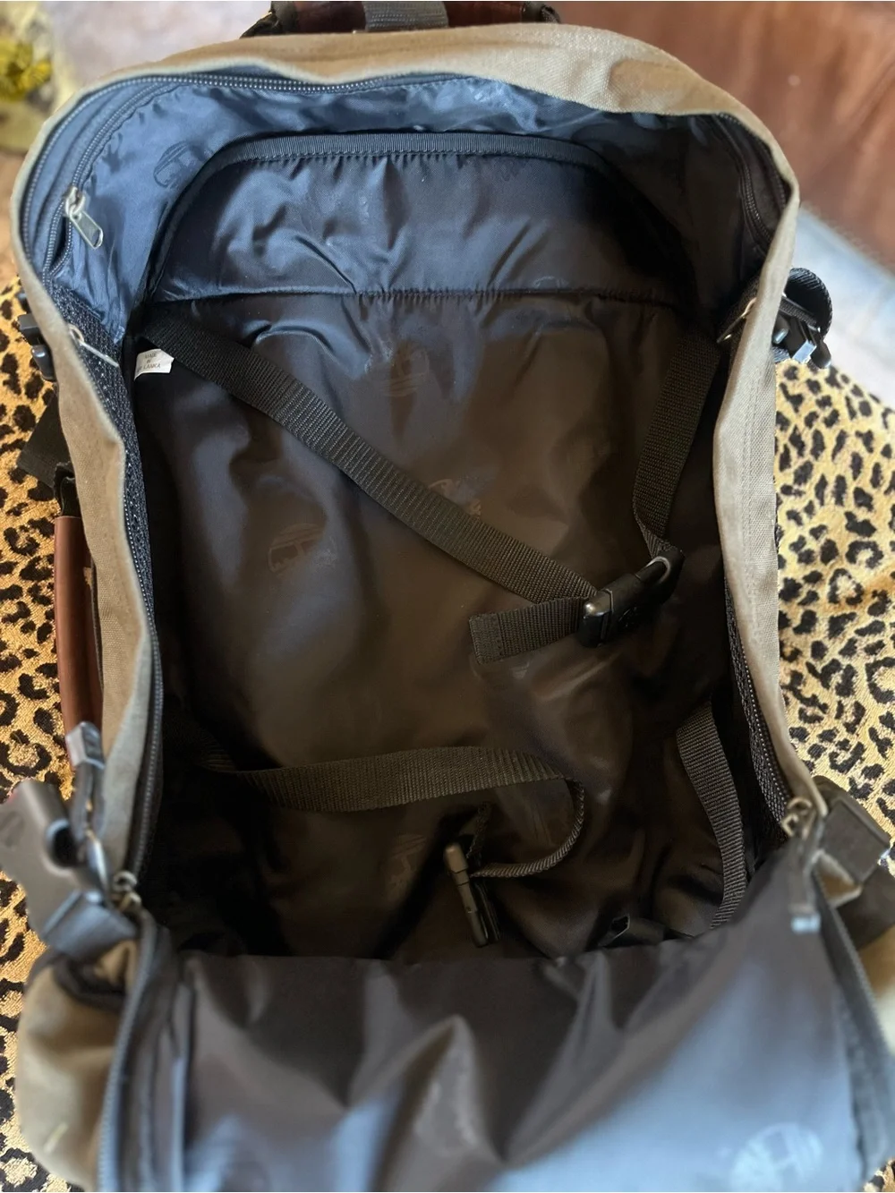 Timberland: Vintage leather trimmed canvas travel luggage/backpack